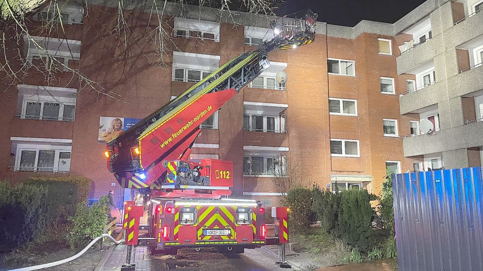 Einsatz In Der Nacht Norder Mehrfamilienhaus Nach Feuer Unbewohnbar