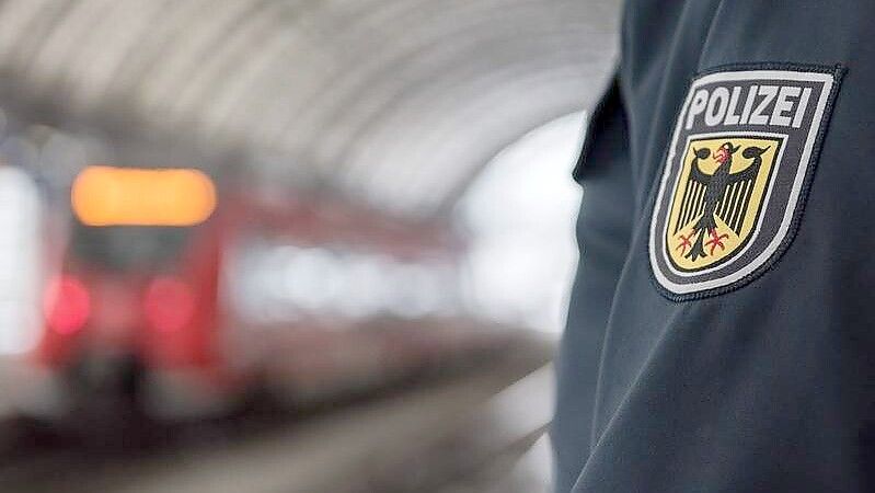 Per Haftbefehl gesucht 38 Jährige und 31 Jahre alter Mann gingen