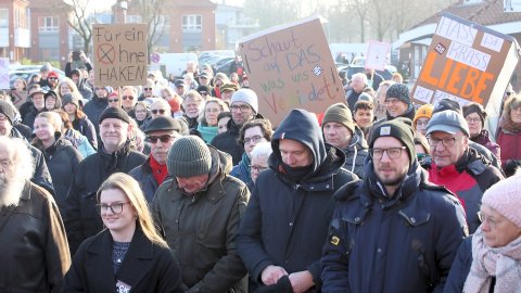 Kundgebung Wiesmoor bleibt bunt  - Bild 5