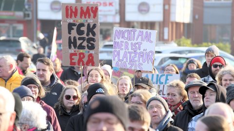 Kundgebung Wiesmoor bleibt bunt  - Bild 10