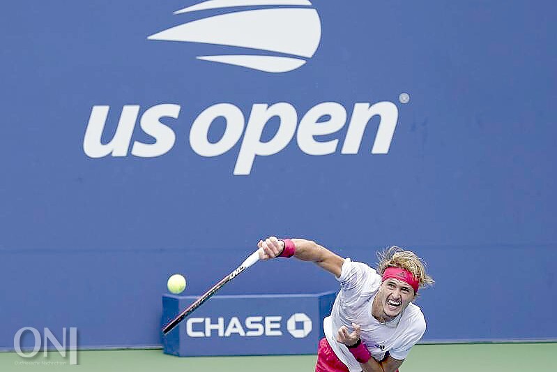 Zverev nach Schuhwechsel bei US Open weiter ...