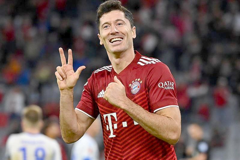 Traf dreimal gegen die Hertha: Bayerns Stürmerstar Robert Lewandowski. Foto: Sven Hoppe/dpa