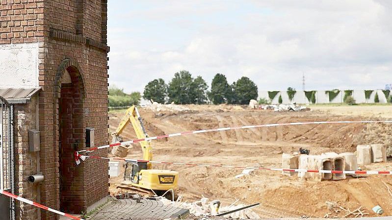 In Erftstadt tat sich in der Nacht zum 15. Juli die Erde auf und verschlang mehrere Häuser. Foto: Oliver Berg/dpa