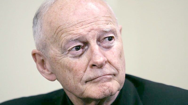 Kardinal Theodore McCarrick, ehemaliger Erzbischof von Washington. Der frühere US-Kardinal ist wegen Vorwürfen sexuellen Missbrauchs im US-Bundesstaat Massachusetts angeklagt worden. Foto: J. Scott Applewhite/AP/dpa