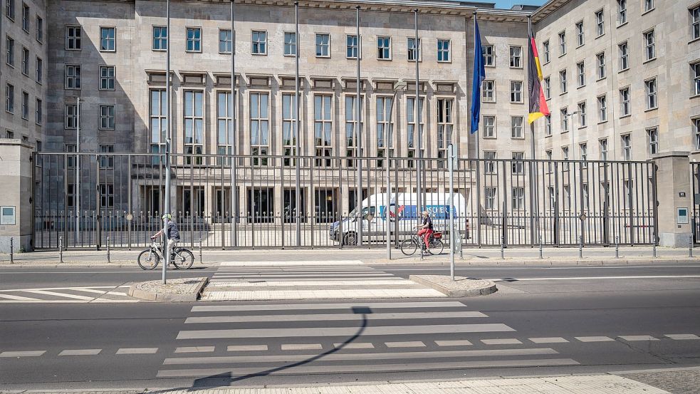 Razzia im Bundesministerium der Finanzen. Foto: imago-images/Jürgen Ritter