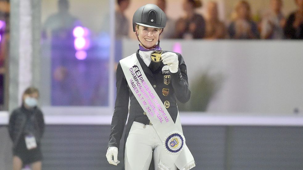 Jessica von Bredow-Werndl kann an ihren Olympia-Erfolg anknüpfen und gewinnt die Einzelwertung bei der Dressur-EM. Foto: imago images/osnapix