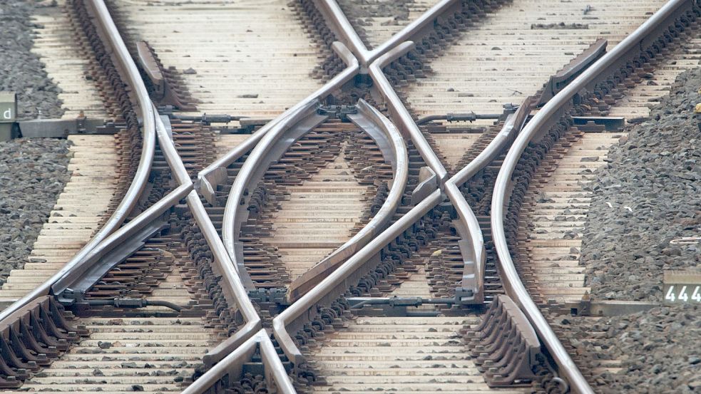 Wie geht es weiter mit der Deutschen Bahn? Die Neustrukturierung des Konzerns bekommt mit dem anstehenden Regierungswechsel in Berlin neue Nahrung. FDP und Grüne arbeiten an entsprechenden Plänen. Foto: Boris Roessler/dpa