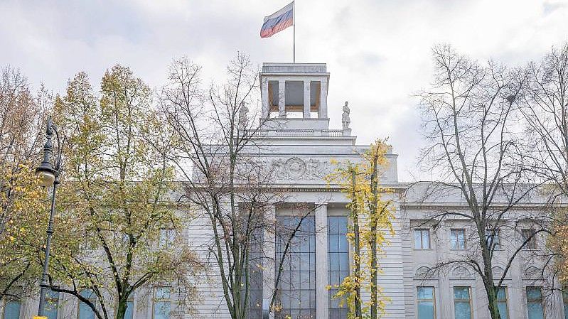 Die russische Botschaft in Berlin. Foto: Kay Nietfeld/dpa