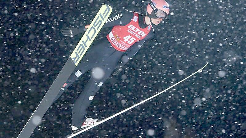 Skispringer Karl Geiger ist bereits gut in Form. Foto: Tumaschow/NordicFocus/dpa