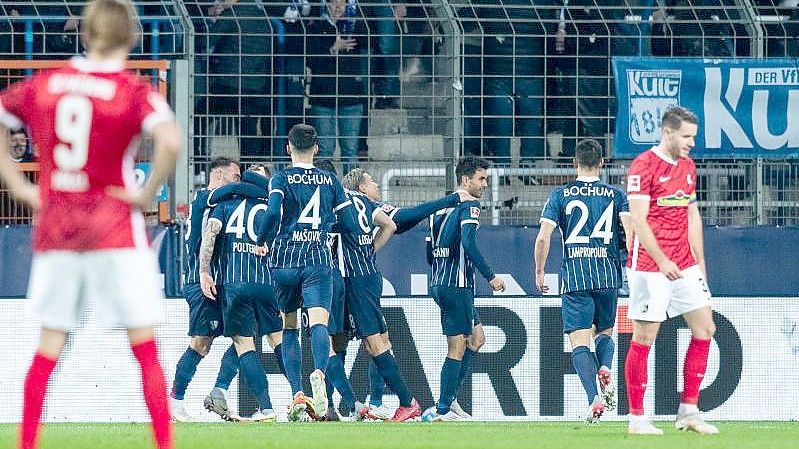 Der Vfl Bochum hat sich im Heimspiel gegen den SC Freiburg mit 2:1 durchgesetzt. Foto: Marcel Kusch/dpa