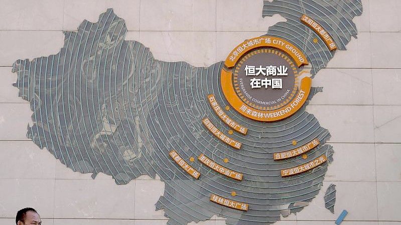 Eine Karte, auf der die Evergrande-Entwicklungsprojekte abgebildet sind. Foto: Andy Wong/AP/dpa