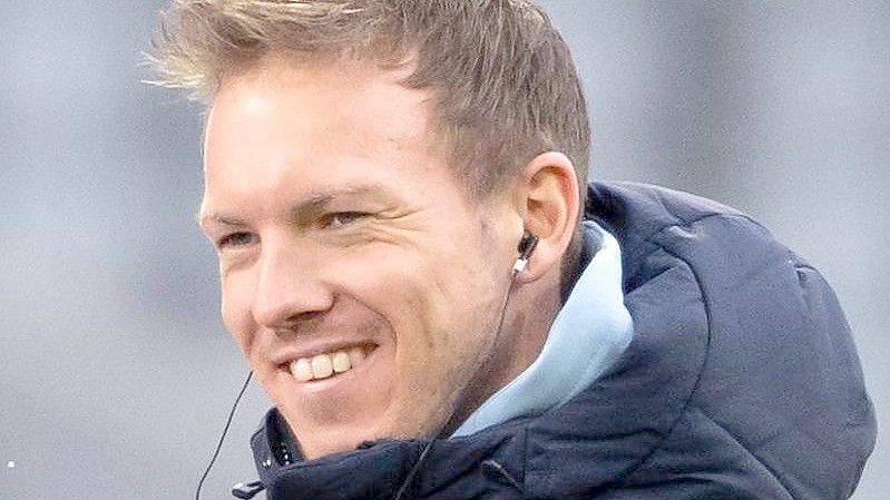 Lobt Kimmich für den Umgang mit der Corona-Thematik: Bayern-Trainer Julian Nagelsmann. Foto: Sven Hoppe/dpa