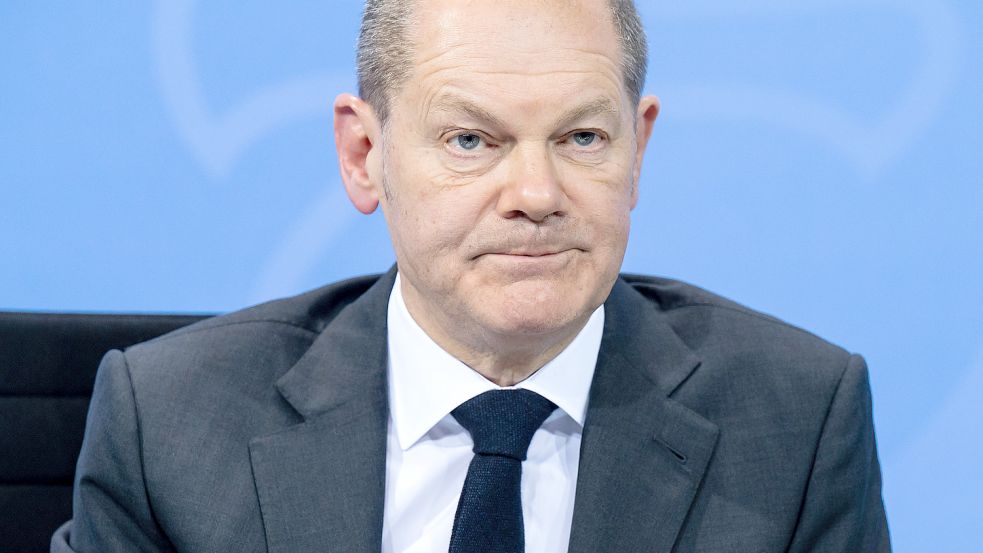 Bundeskanzler Olaf Scholz (SPD) teilte am Abend die Beschlüsse des Bund-Länder-Gipfels mit. Foto: DPA