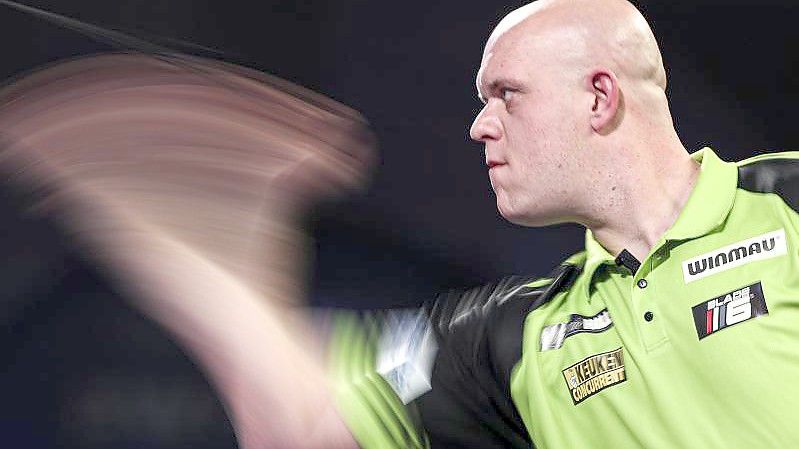 Wurde positiv auf das Coronavirus getestet: Darts-Star Michael Van Gerwen. Foto: Kieran Cleeves/PA Wire/dpa