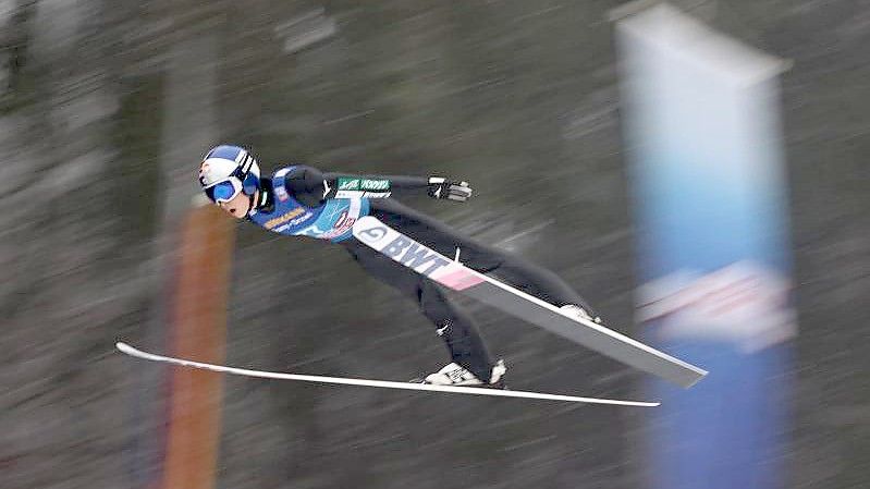 Bester in der Qualifikation: Ryoyu Kobayashi aus Japan. Foto: Daniel Karmann/dpa