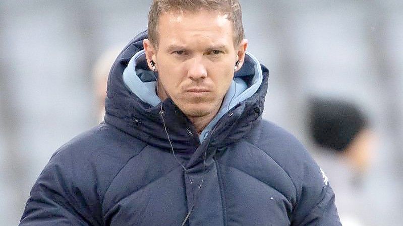 Bayern-Trainer Julian Nagelsmann ist gegen Mönchengladbach als Improvisationskünstler gefordert. Foto: Sven Hoppe/dpa