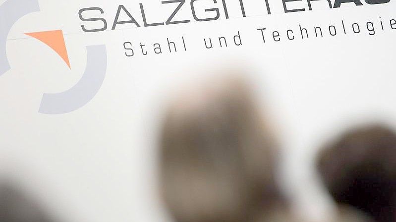 Die Salzgitter AG plant eine schrittweise Änderung bei der Fertigung von Stahl. Foto: picture alliance / dpa