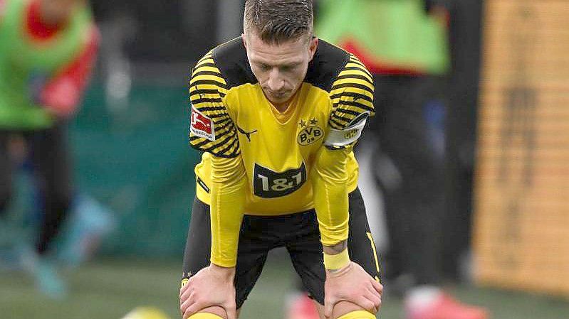 Dortmunds Marco Reus war nach der Niederlage gegen Bayer Leverkusen ratlos. Foto: Bernd Thissen/dpa