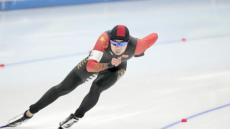 Premiere: Tingyu Gao gewann als erster Eisschnellläufer für China eine Goldmedaille bei Olympischen Winterspielen. Foto: Ashley Landis/AP/dpa