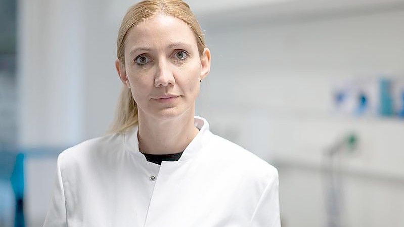 Sandra Ciesek, Direktorin des Instituts für Medizinische Virologie am Universitätsklinikum Frankfurt. Foto: Sebastian Gollnow/dpa/Archivbild