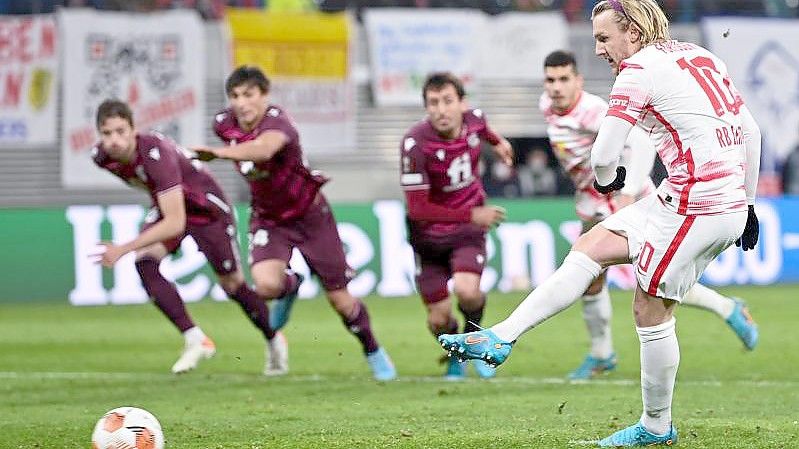 Emil Forsberg erzielte per Elfmeter das 2:2. Foto: Sebastian Kahnert/dpa-Zentralbild/dpa