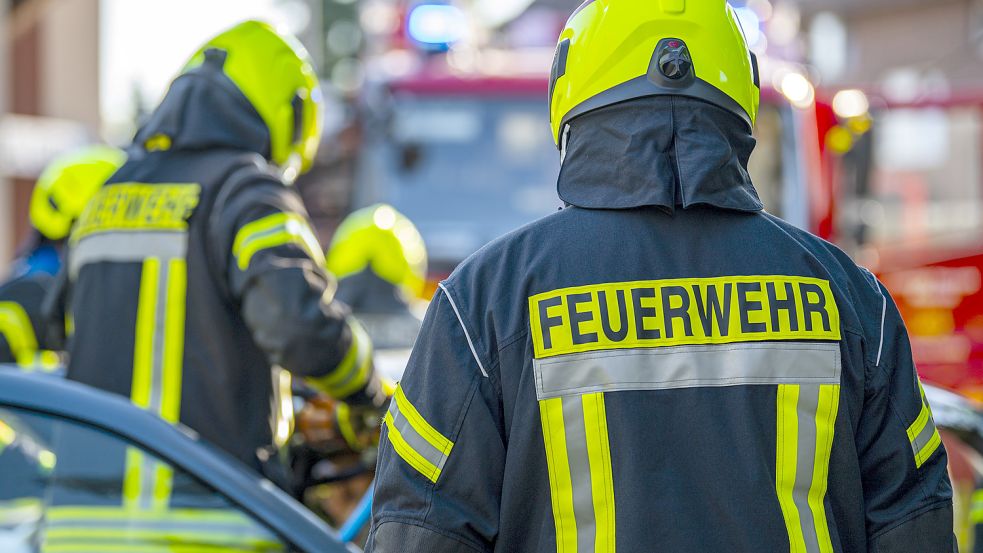 Im Bremer Osten ist die Feuerwehr am Montagmorgen fast zeitgleich zu zwei Bränden ausgerückt. (Symbolfoto) Foto: dpa