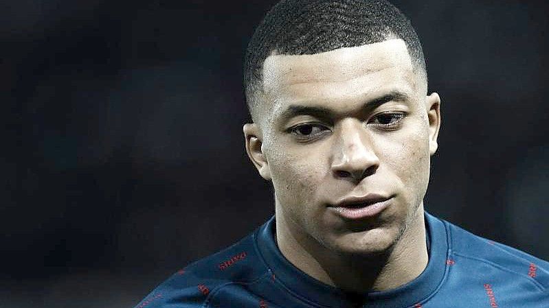 PSG-Stürmer Kylian Mbappé steht gegen Real in der Startelf. Foto: Thibault Camus/AP/dpa