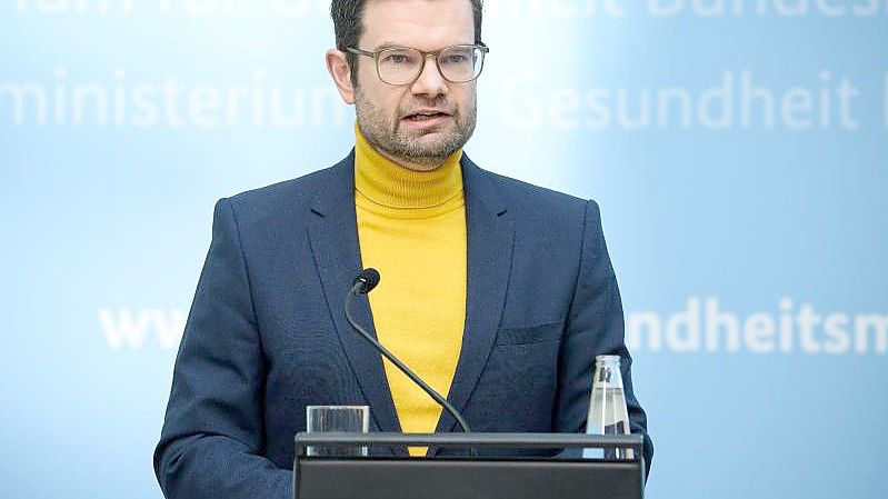 Justizminister Marco Buschmann: Deutsche Kampfwillige dürfen nicht auf eigene Faust Kampfhandlungen in der Ukraine ausüben. Foto: Bernd von Jutrczenka/dpa