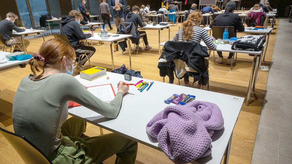 Gerade in Geschichte, Politikwissenschaft oder Sprachen stellt sich die Frage nach dem Gendern (Symbolbild). Foto: dpa/Peter Kneffel