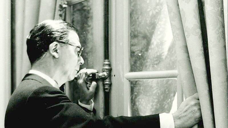 Cristóbal Balenciaga starb vor 50 Jahren. Foto: Juan Gyenes/Biblioteca Nacional de España/dpa