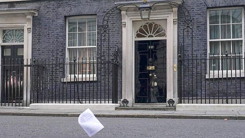 Insgesamt zwölf Lockdown-Verstöße im britischen Regierungssitz Downing Street soll es 2020 und 2021 gegeben haben. Foto: Alberto Pezzali/AP/dpa