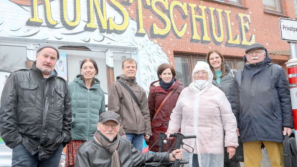 Zunehmend formieren sich Unterstützer der Kunstschule. Foto: Romuald Banik