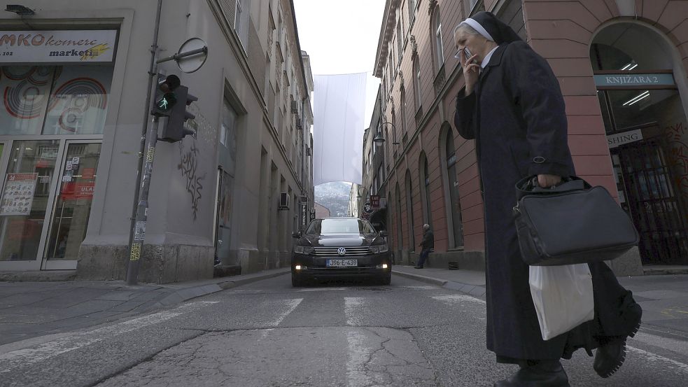 In Sarajevo wird dieser Tage dem Kriegsbeginn vor 30 Jahren gedacht. Der SPD-Politiker Adis Ahmetovic warnt vor einer wachsenden Einflussnahme Russlands auf dem Westbalkan. Foto: Armin Durgut