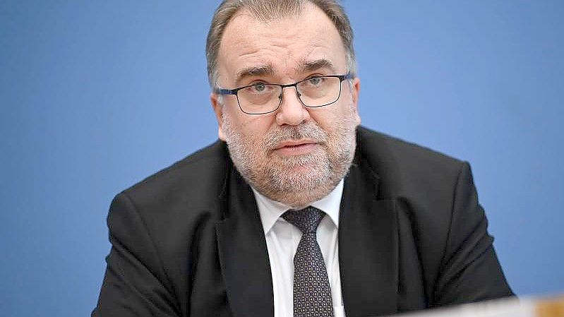 Siegfried Russwurm, Präsident des Bundesverbands der Deutschen Industrie e. V. (BDI), bei einer Pressekonferenz in Berlin. Foto: Britta Pedersen/dpa-Zentralbild/dpa