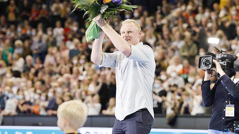 Patrick Wiencek vom THW Kiel wird nach seinem Nationalmannschaftsrücktritt im März 2022 offiziell verabschiedet. Foto: Frank Molter/dpa