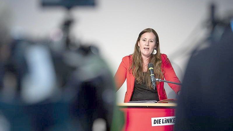 Janine Wissler hat eine umfassende Aufklärung des Sexismus-Verdachts angekündigt. Foto: Christophe Gateau/dpa