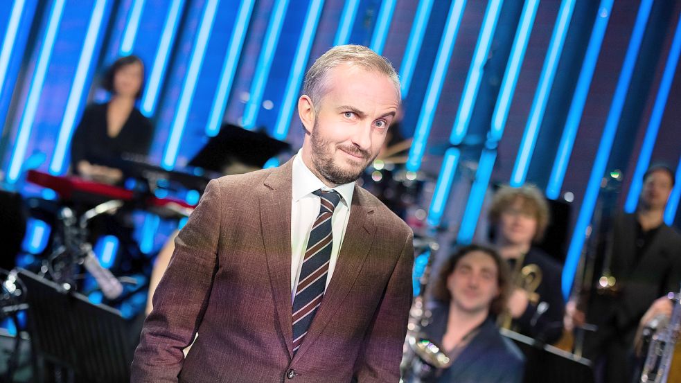 Jan Böhmermann: Seit seinem Wechsel ins Hauptprogramm setzt Böhmermann eher auf investigative Beiträge. Foto: dpa/Rolf Vennenbernd