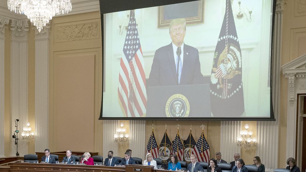 Der Untersuchungsausschuss zum Angriff auf das US-Kapitol zeigt, welch aktive Rolle Donald Trump dabei gespielt hat. Foto: dpa