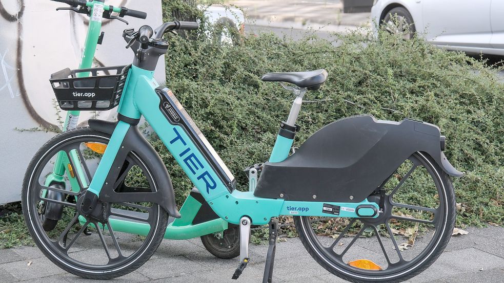 Solche Elektrofahrräder wird man künftig häufiger in den deutschen Städten sehen. In Hamburg wird die Mietflotte bereits drastisch aufgestockt. Foto: imago images/Michael Gstettenbauer (Symbolbild)