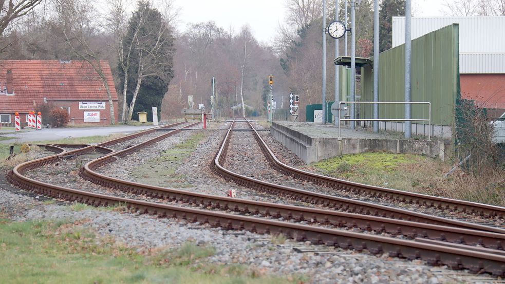 Am Bahnsteig am Wagenweg könnten Sonderzüge zu bestimmten Anlässen ankommen. Foto: Heino Hermanns