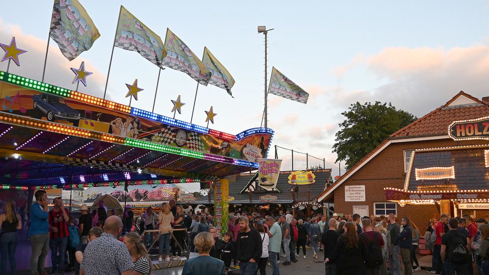 Bei bestem Wetter feierten die Besucher am Sonnabend die Münkeboer Festtage. Foto: Franziska Otto