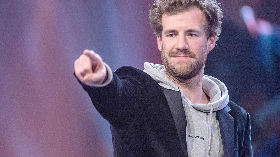 Da ist er wieder: Sat.1-Comeback für Luke Mockridge. Foto: Guido Kirchner/dpa