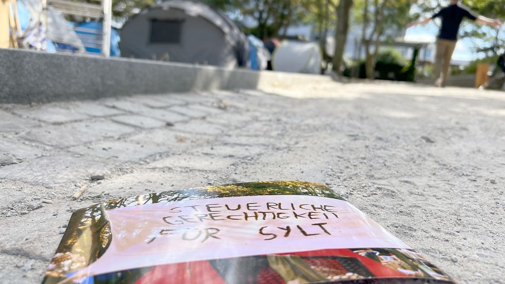 Ende Juli hatten Punks im Stadtpark ihre ersten Zelte aufgeschlagen. Anschließend war bis Ende August ihr Camp genehmigt. Foto: Pischel