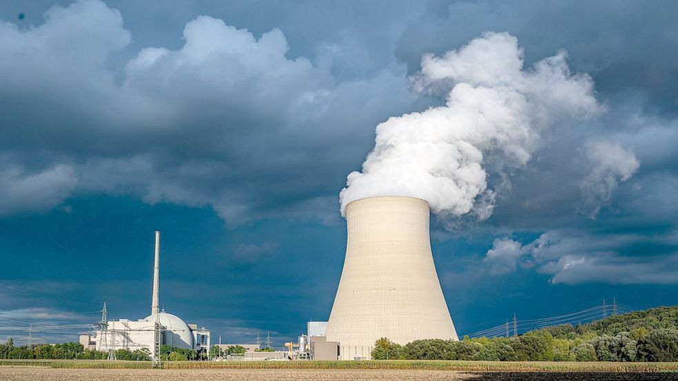 Nach bisheriger Rechtslage würde auch das bayerische Atomkraftwerk Isar 2 zum Ende dieses Jahres abgeschaltet werden. Foto: dpa/Armin Weigel