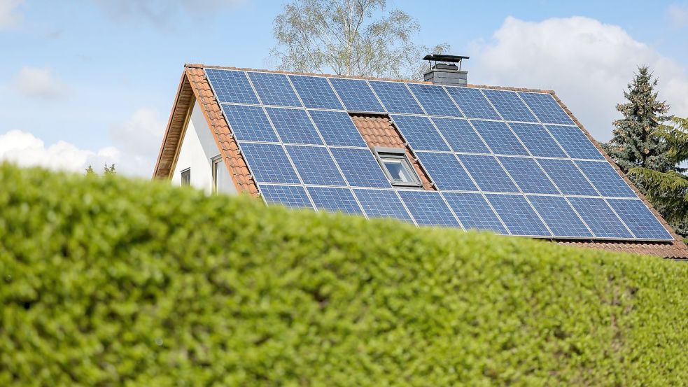 Soll weiter vereinfacht werden: Solaranlagen auf privaten Dächern. Foto: Jan Woitas/dpa