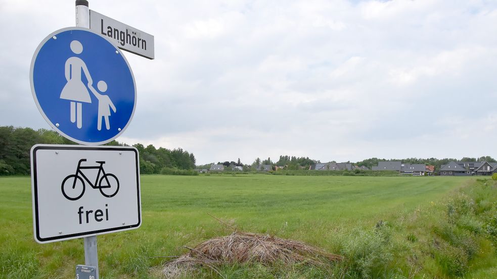 Auf dem Land des Landwirts Johannes von Essen (Blick von der Kirchstraße) soll sich künftig Gewerbe ansiedeln und ein Wohnpark gebaut werden. Foto: Thomas Dirks