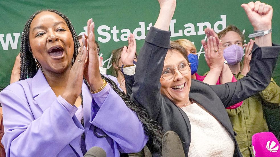 Schweigt zu Berichten über ihre laute Geburtstagsparty: Grünen-Politikerin Aminata Touré (links). Foto: dpa/Marcus Brandt