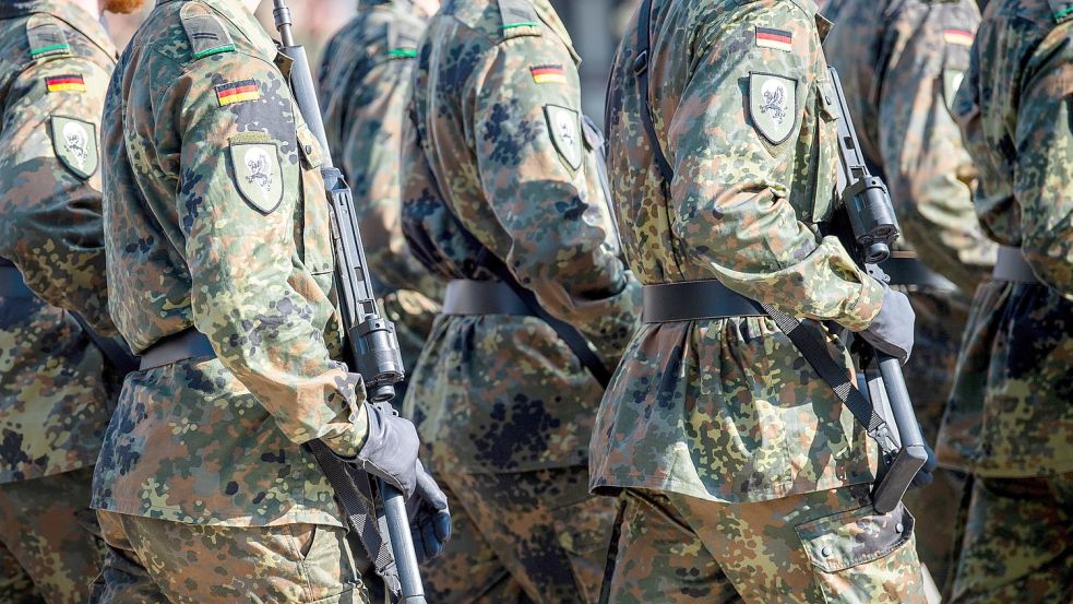 Der Bundeswehr fehlten im vergangenen Jahr 27.000 Leute. Foto: Sina Schuldt/dpa