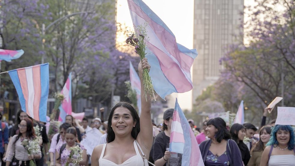 Trans Menschen sollen bald selbstbestimmt ihren Geschlechtseintrag ändern können. Foto: AP