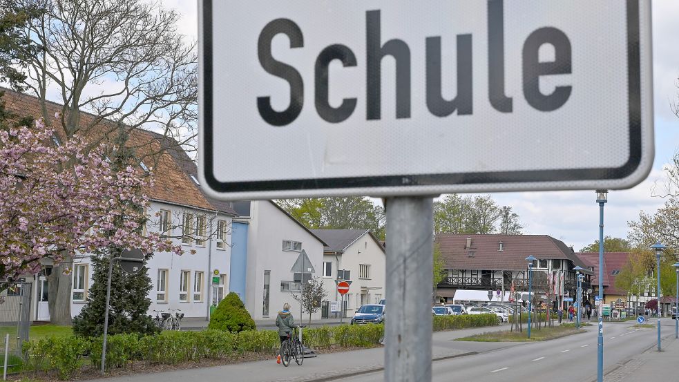 Blick auf die Grund- und Oberschule in Burg. In einem Brief haben Lehrkräfte rechtsextreme Vorfälle an ihrer Schule öffentlich gemacht. Foto: dpa/Patrick Pleul